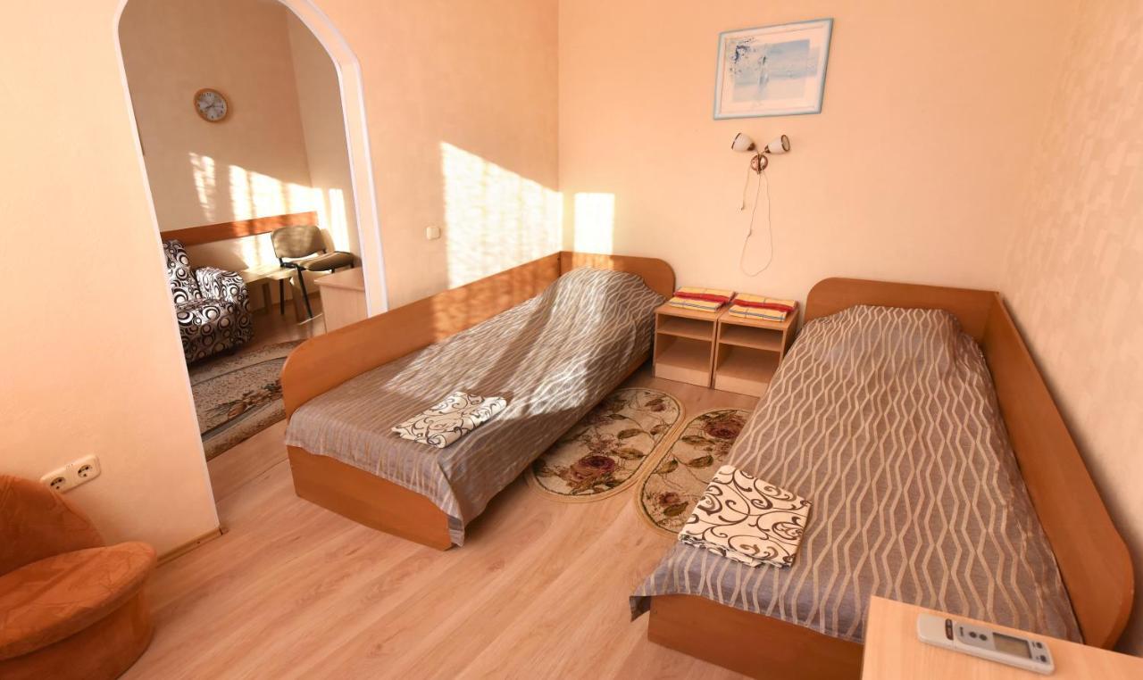Sport Hotel Pinsk Eksteriør bilde