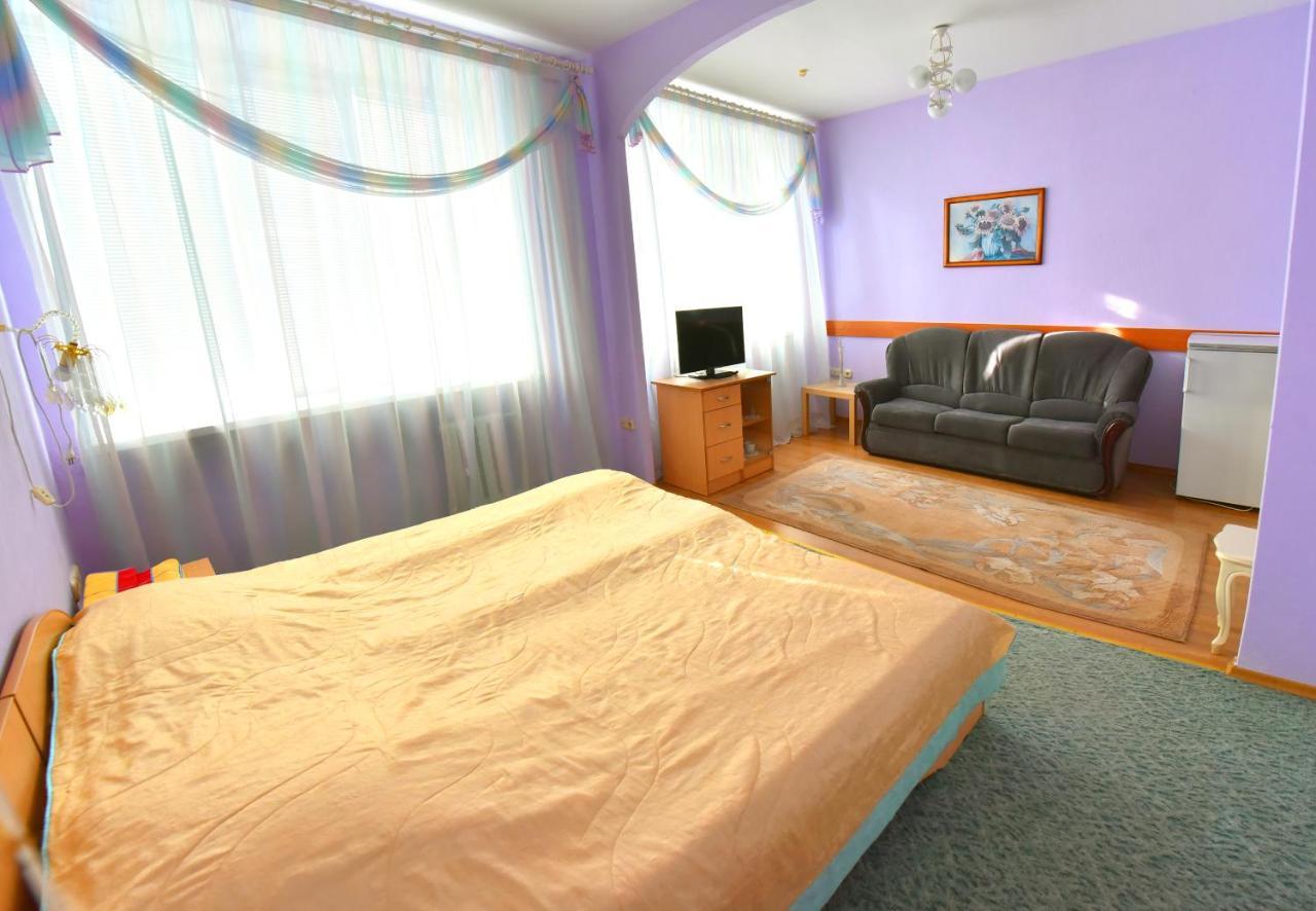 Sport Hotel Pinsk Eksteriør bilde