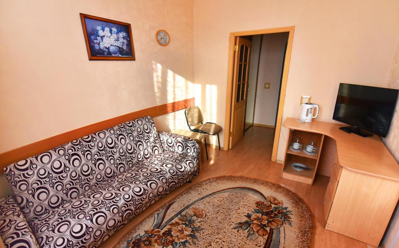 Sport Hotel Pinsk Eksteriør bilde